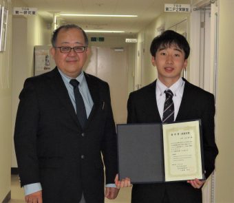 山口玲さんが令和４年度医学部学生奨学賞（最優秀賞）を受賞！